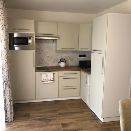 Nad Lipou, Apartman 1 Hrubá Skála